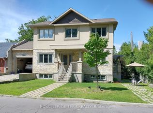 2194 Niagara Dr, Ottawa, ON K1H0A3