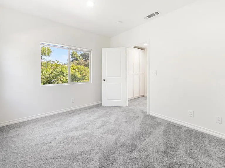693 Cypress Ave — Photo 23
