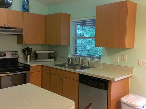 5th image of 3109 Riverhead Dr