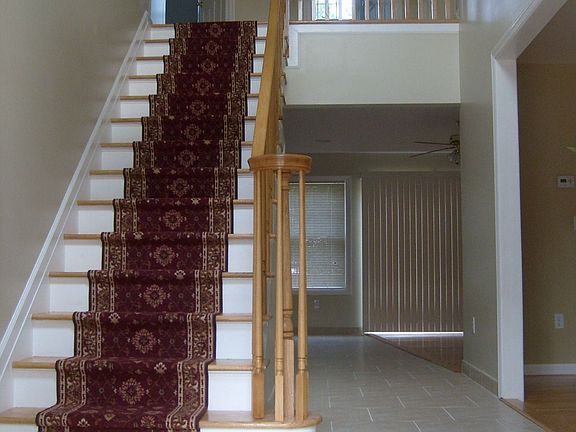 2 story foyer