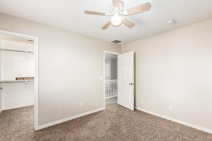 18606 W Sunnyslope Ln — Photo 29