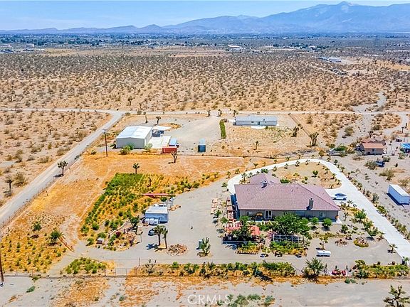 2nd image of 3789 Luna Rd
