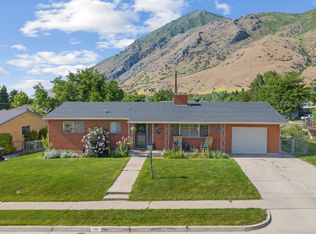 1185 E Hillcrest Dr, Springville, UT 84663