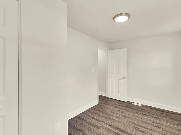 1002 58th Ave — Photo 27