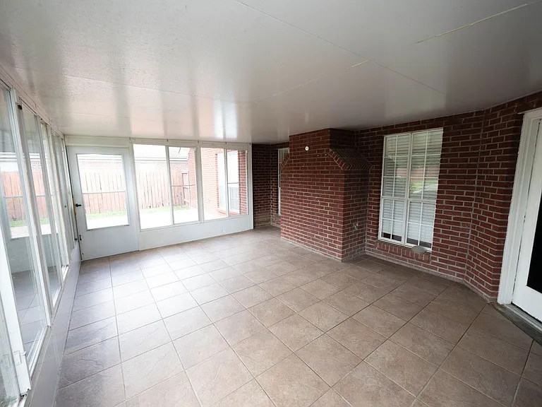 8013 Copperfield Dr — Photo 23