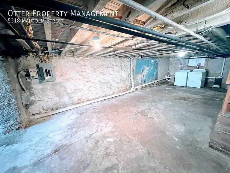 5318 Malcolm St — Photo 37