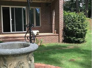 1 Dellwood Dr, Greenville, SC 29609