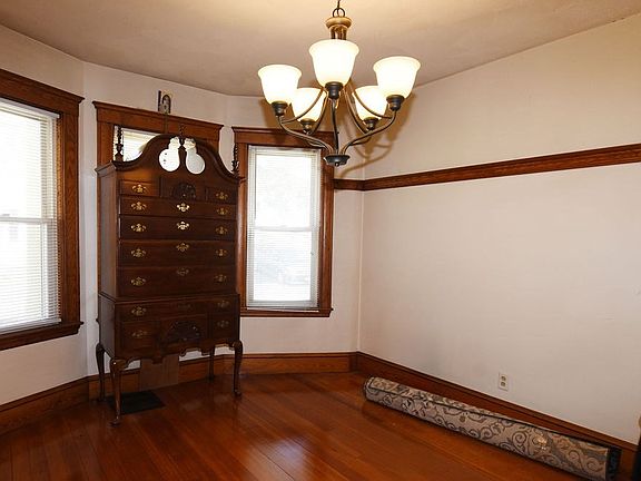 4th image of 108 South St