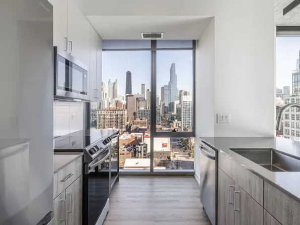 454 W Chicago Ave #1713, Chicago, IL 60654