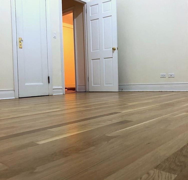 2nd image of 262 W 107th St APT 1E