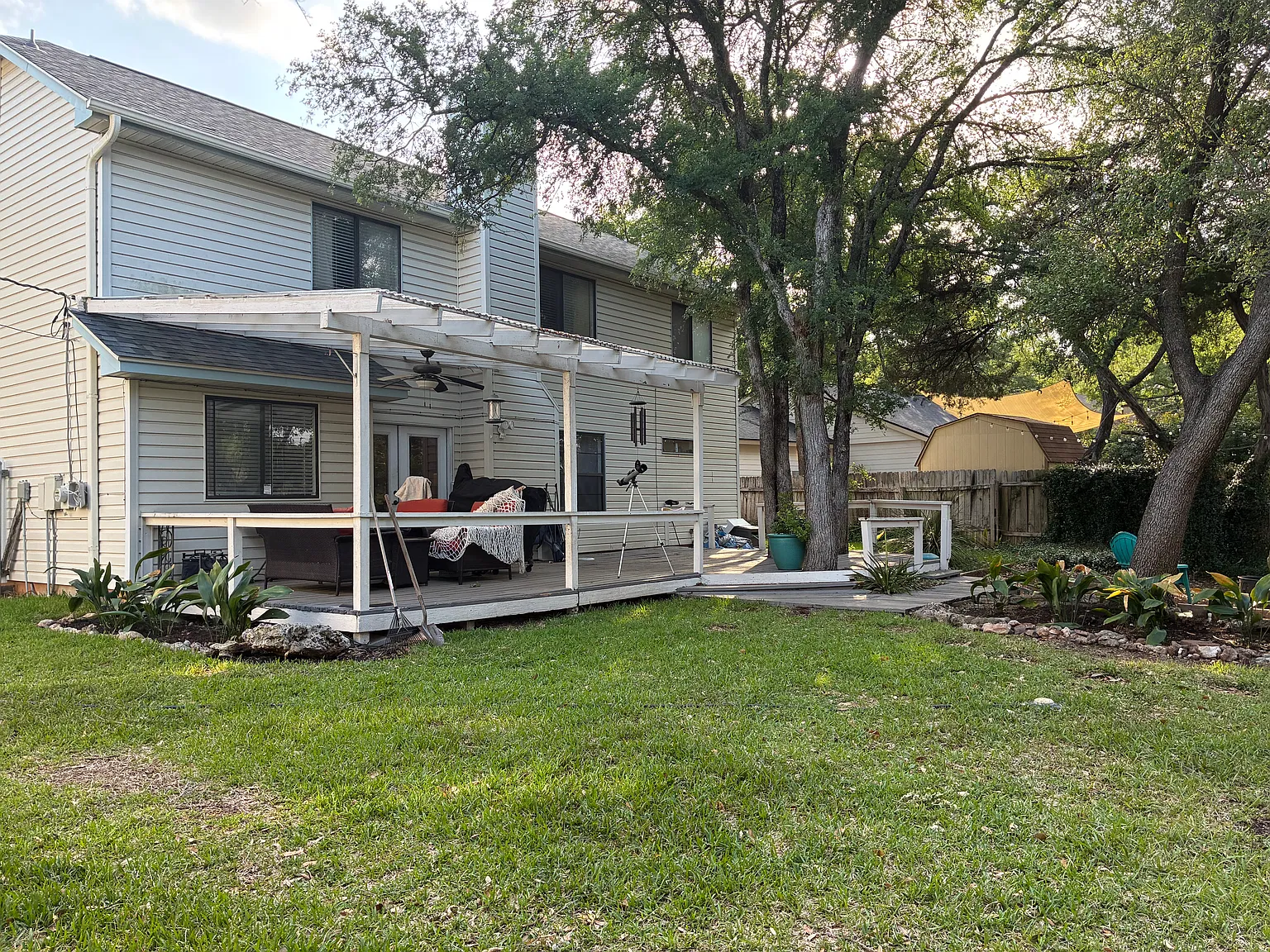 4 bed, 2.5 bath, 2207 sqft, $3,500 — Photo 4