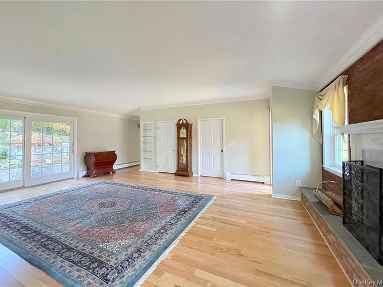 12 Ervilla Dr — Photo 6