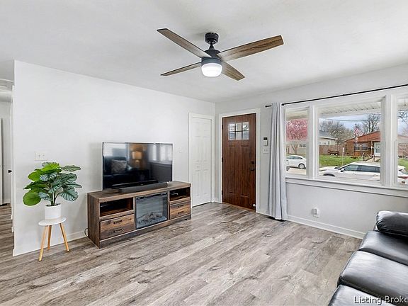 4th image of 820 Watt Street