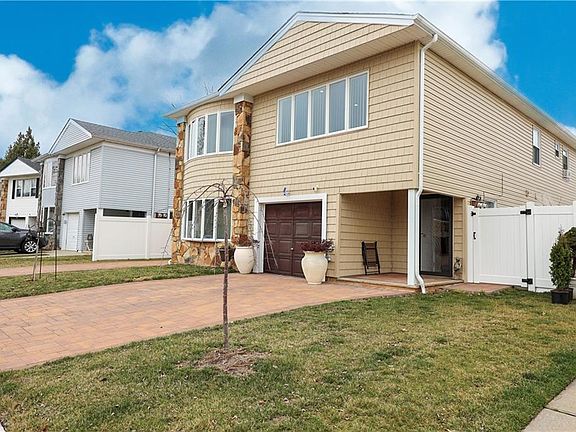 2nd image of 151 Dawson Cir