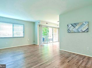 8000 Le Havre Pl APT 12, Falls Church, VA 22042