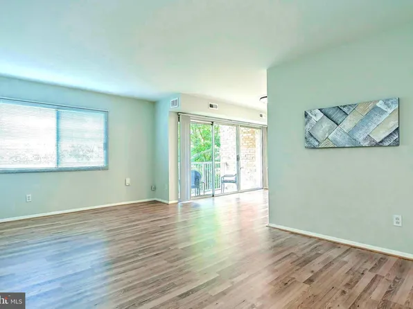 8000 Le Havre Pl APT 12, Falls Church, VA 22042