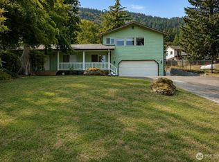 443 Rainbow Dr, Sedro Woolley, WA 98284
