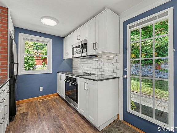 3rd image of 219 Harwinton Avenue