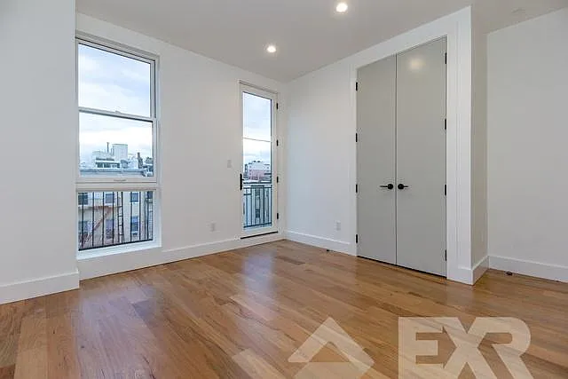 196 Freeman St — Photo 10