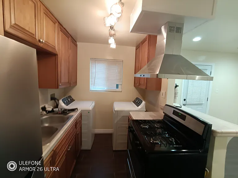 6809 Vinevale Ave #K — Photo 8