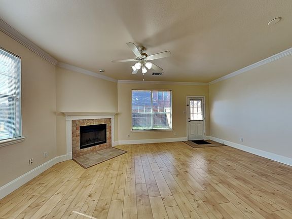 2nd image of 930 Plaza Ln