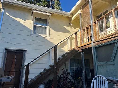 828 Brown St Photo 1
