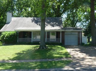 1920 Bobbinray Ave, Florissant, MO 63031