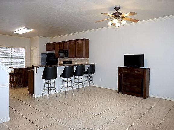5th image of 221 Forest Dr