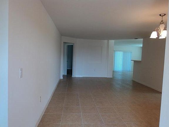 5th image of 410 Lexington Ave SW