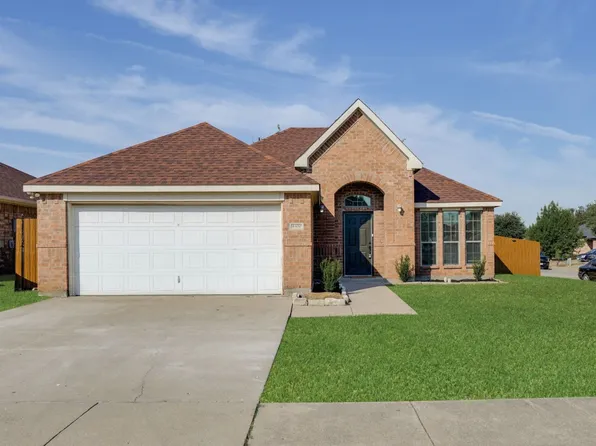 9300 Rhoni Ct, Fort Worth, TX 76140