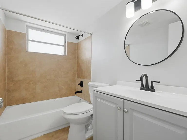 6191 SW 37th St #210 — Photo 8