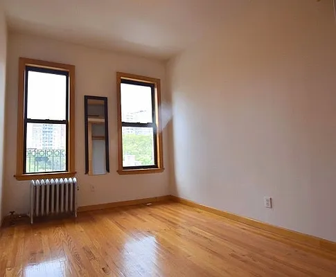 Rented by Bold New York | media 24