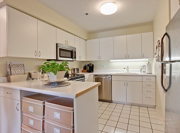5th image of 4030 Arbor Ln APT 203