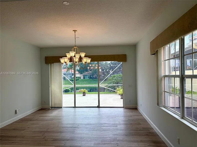 2786 James River Rd — Photo 4