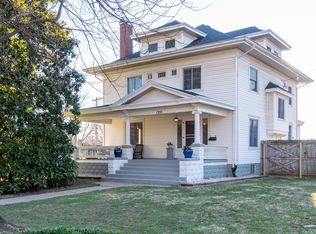 1353 S Fremont Ave, Springfield, MO 65804