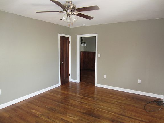 5th image of 5831 Woodmont Ave APT 2
