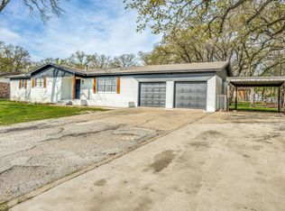 201 N Ash Ave, Azle, TX 76020