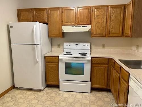 2nd image of 705 Lake Ave Unit 5