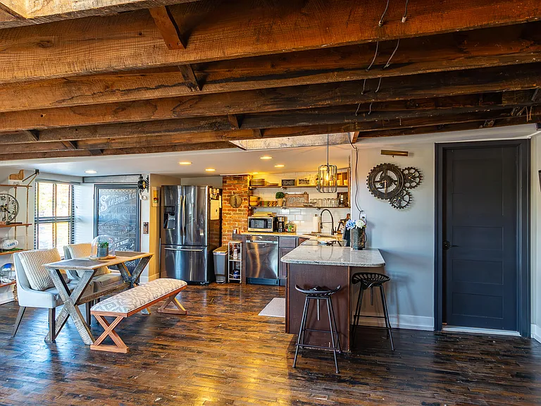 104 W Main St #304 — Photo 3