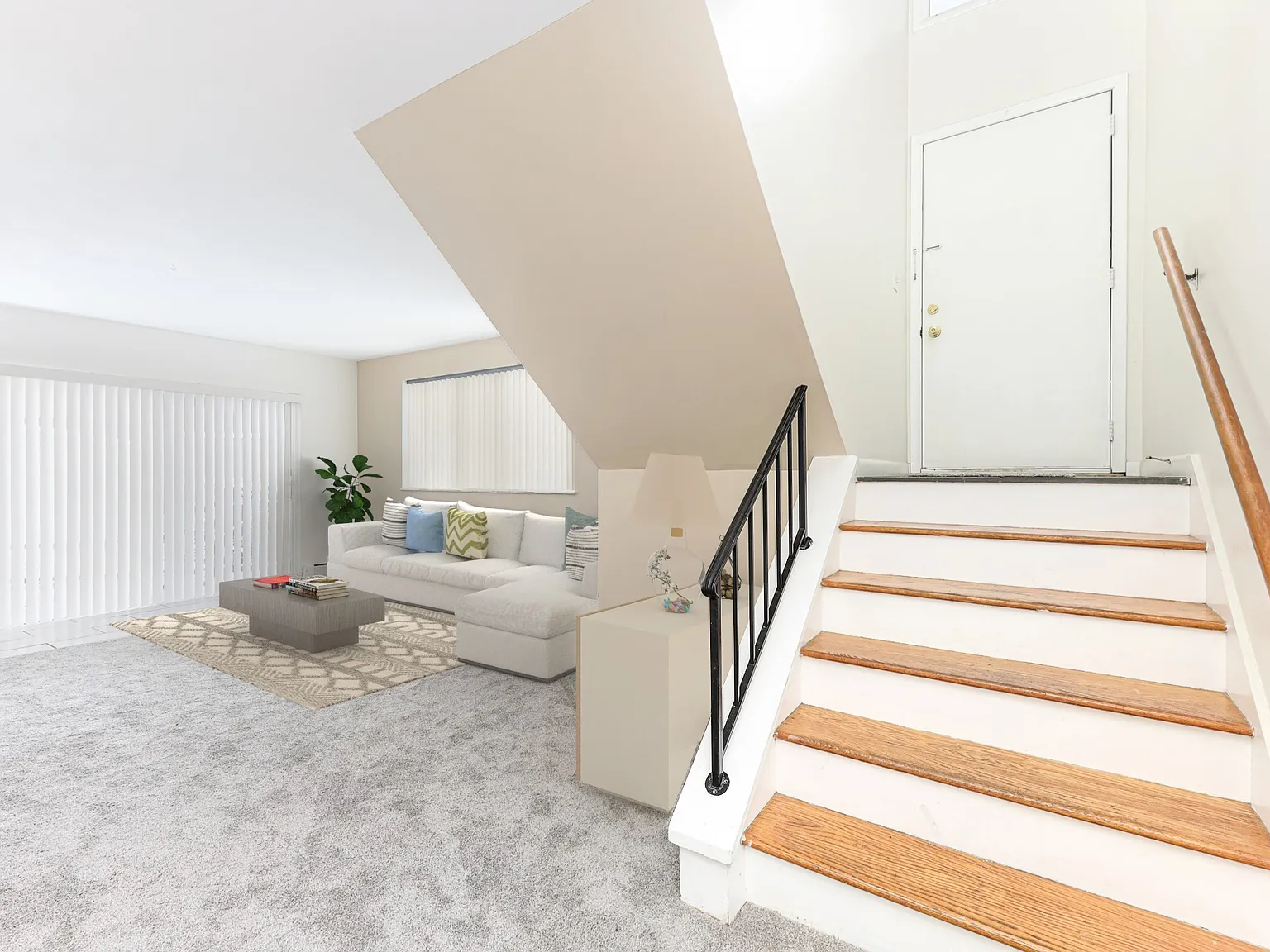 3 bed, 1.5 bath, 1372 sqft, $2,300 — Photo 2