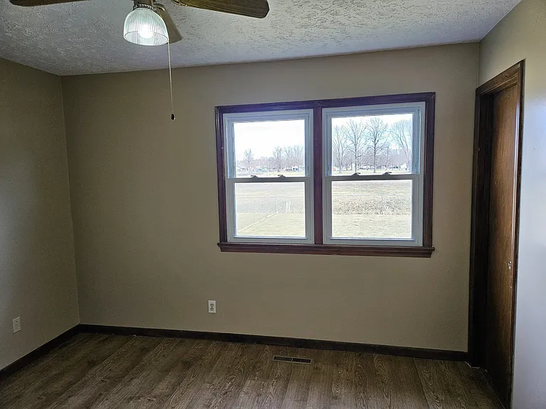 1310 W Dakota St — Photo 5