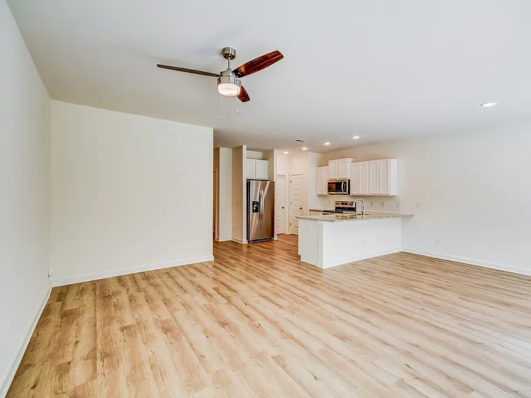 8 Deer Creek Dr — Photo 3