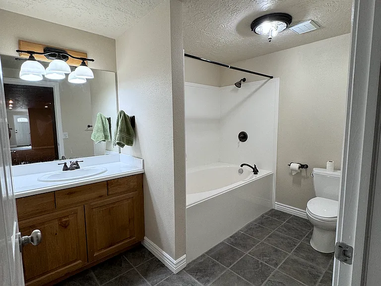 818 N Buffalo Dr — Photo 4