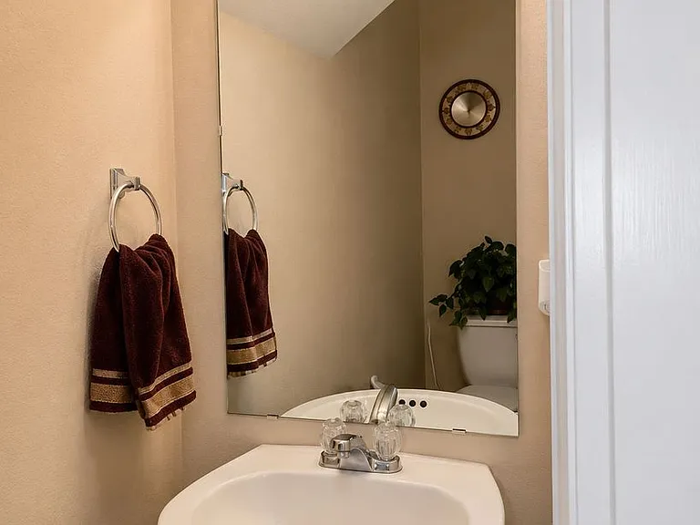 5714 Quay Dr NE — Photo 19