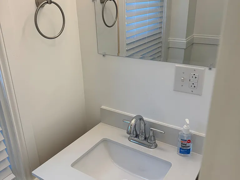 1030 Bryan St — Photo 2