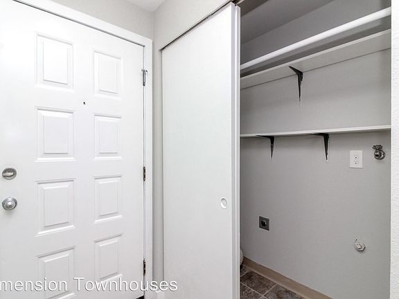 5th image of 2031 M St NE #8400587