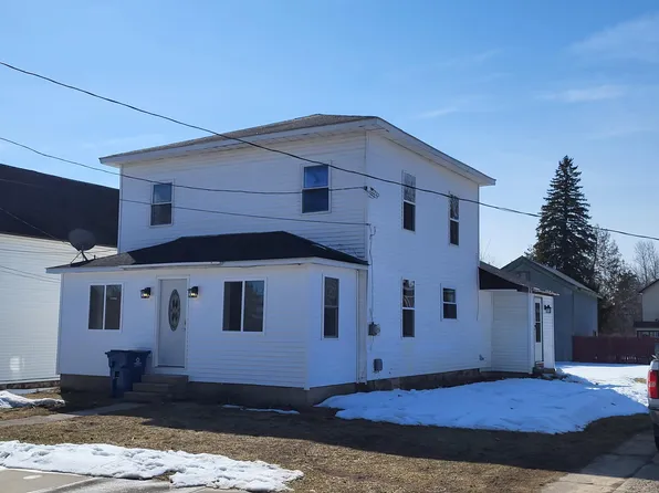 136 S Hemlock St, Evart, MI 49631