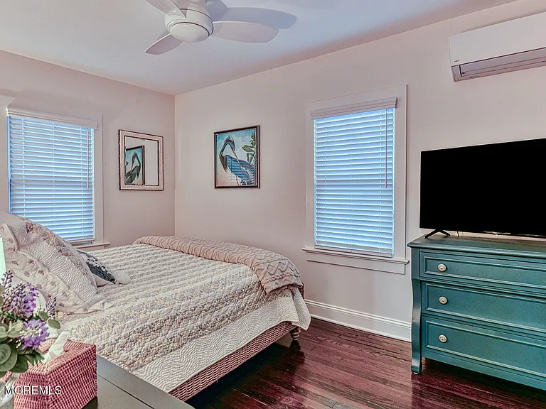 77 Asbury Ave — Photo 27