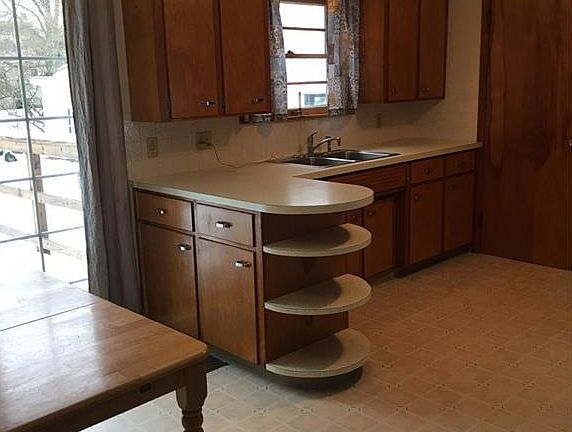 5th image of 179 27th St NW