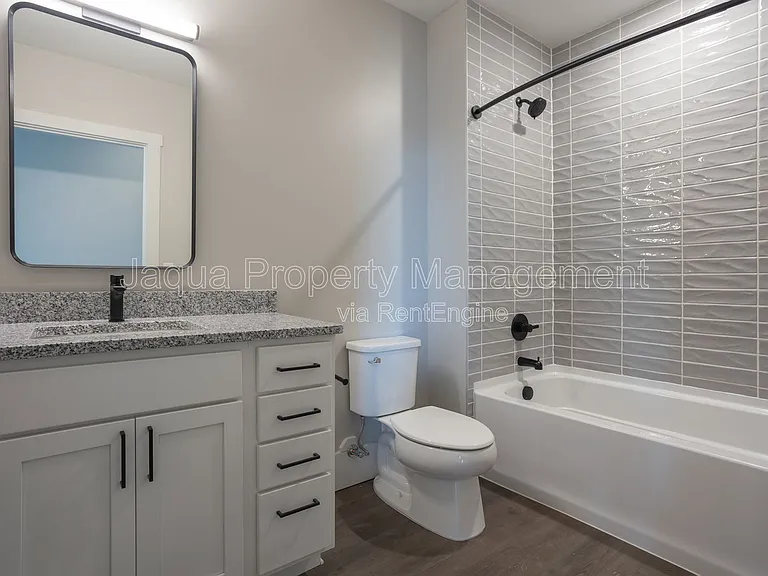 231 N Rose St #203 — Photo 5
